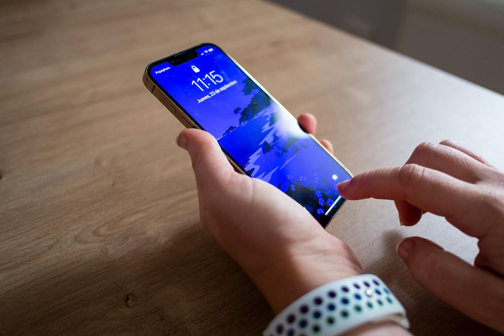 Apple iPhone 13 Pro, 128GB, Graphite (Renewed) - craques