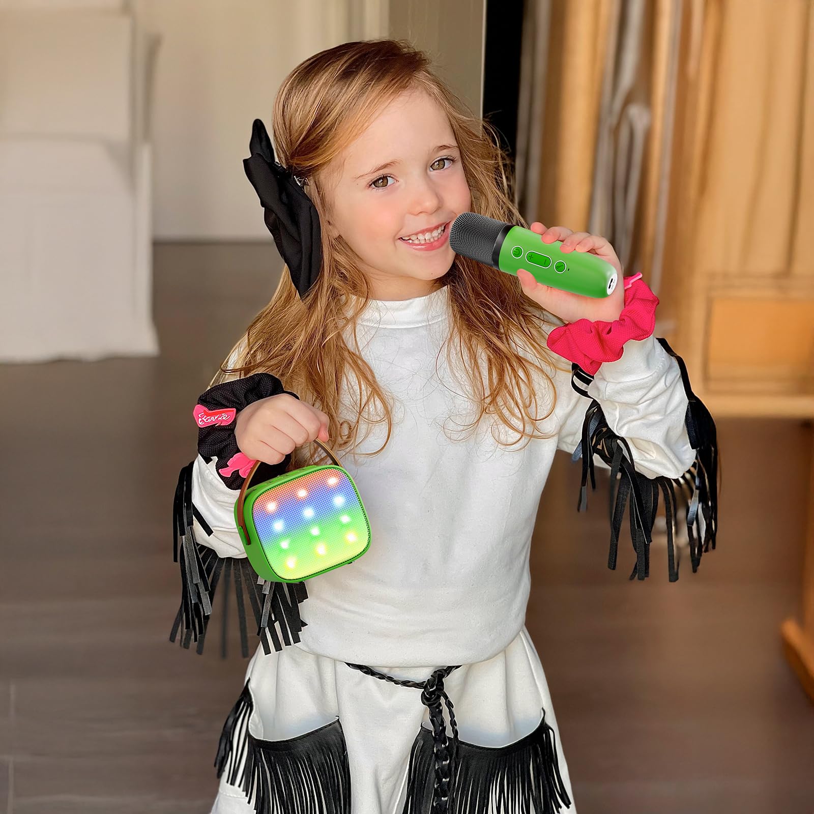 Mini Karaoke Machine for Kids Adults, Portable Bluetooth Speaker - craques