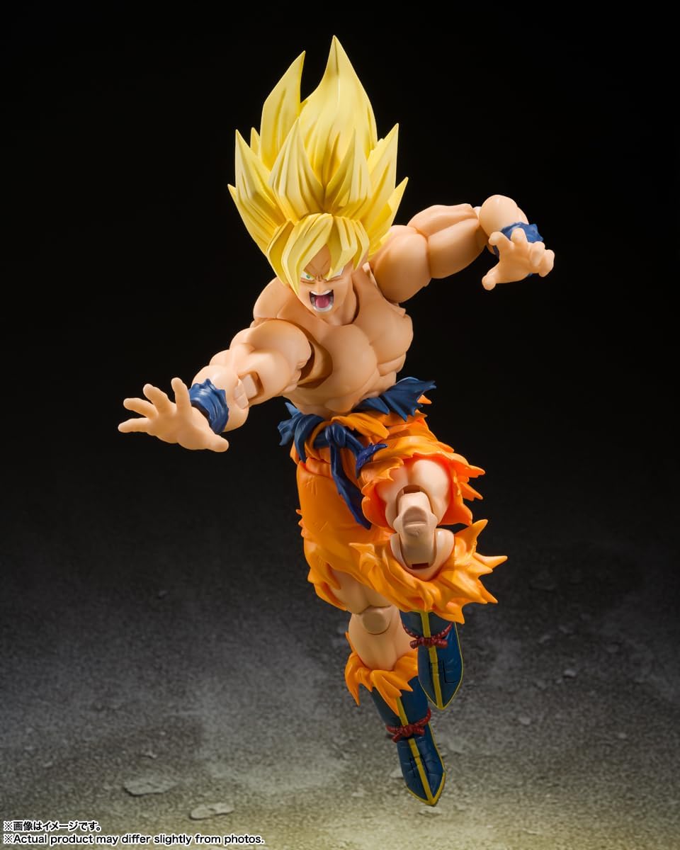 Super Saiyan Son Goku action figure by craques with dynamic pose and detailed yellow hair and orange outfit