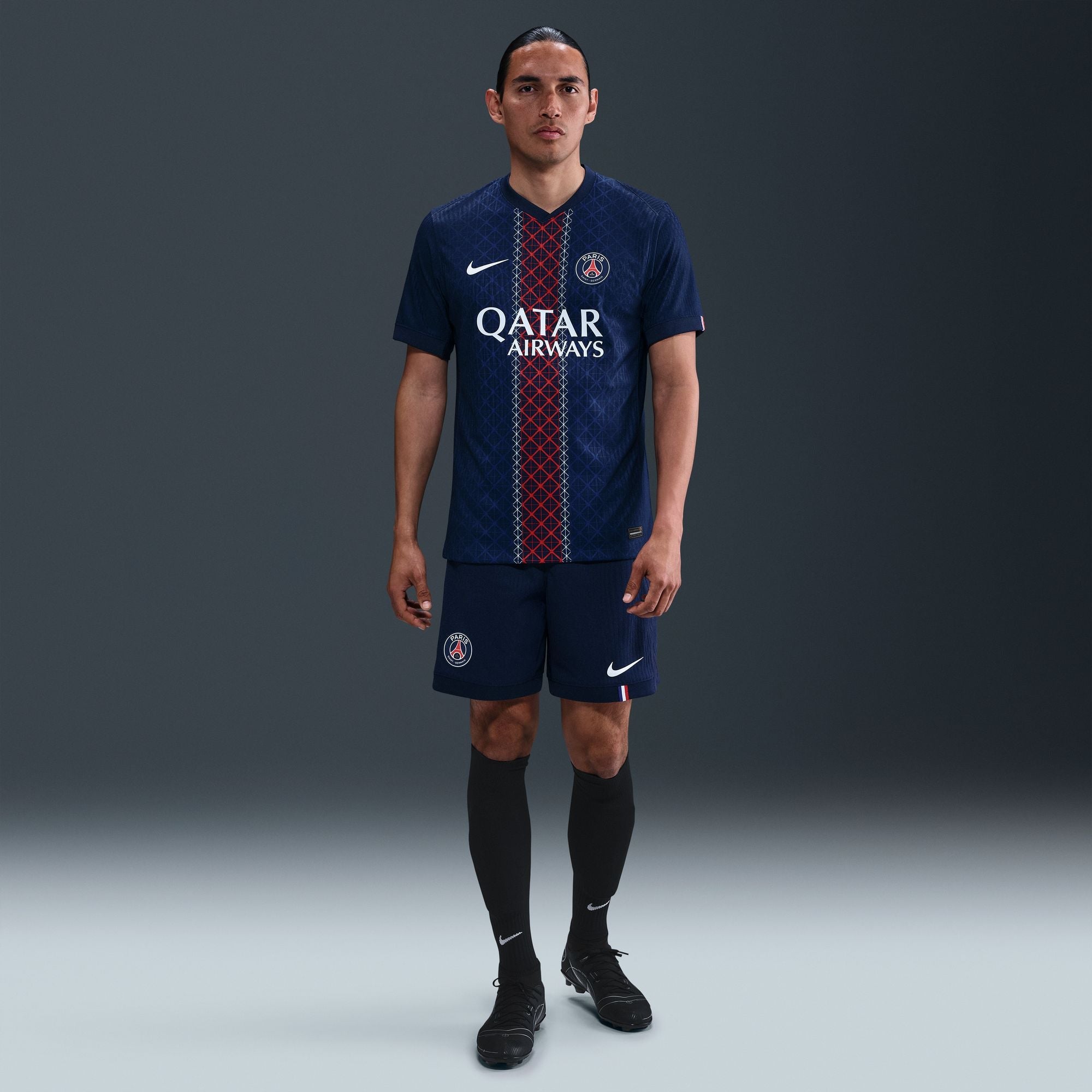 PSG 2025/26 home jersey men's in navy with Qatar Airways logo and Nike branding on the front