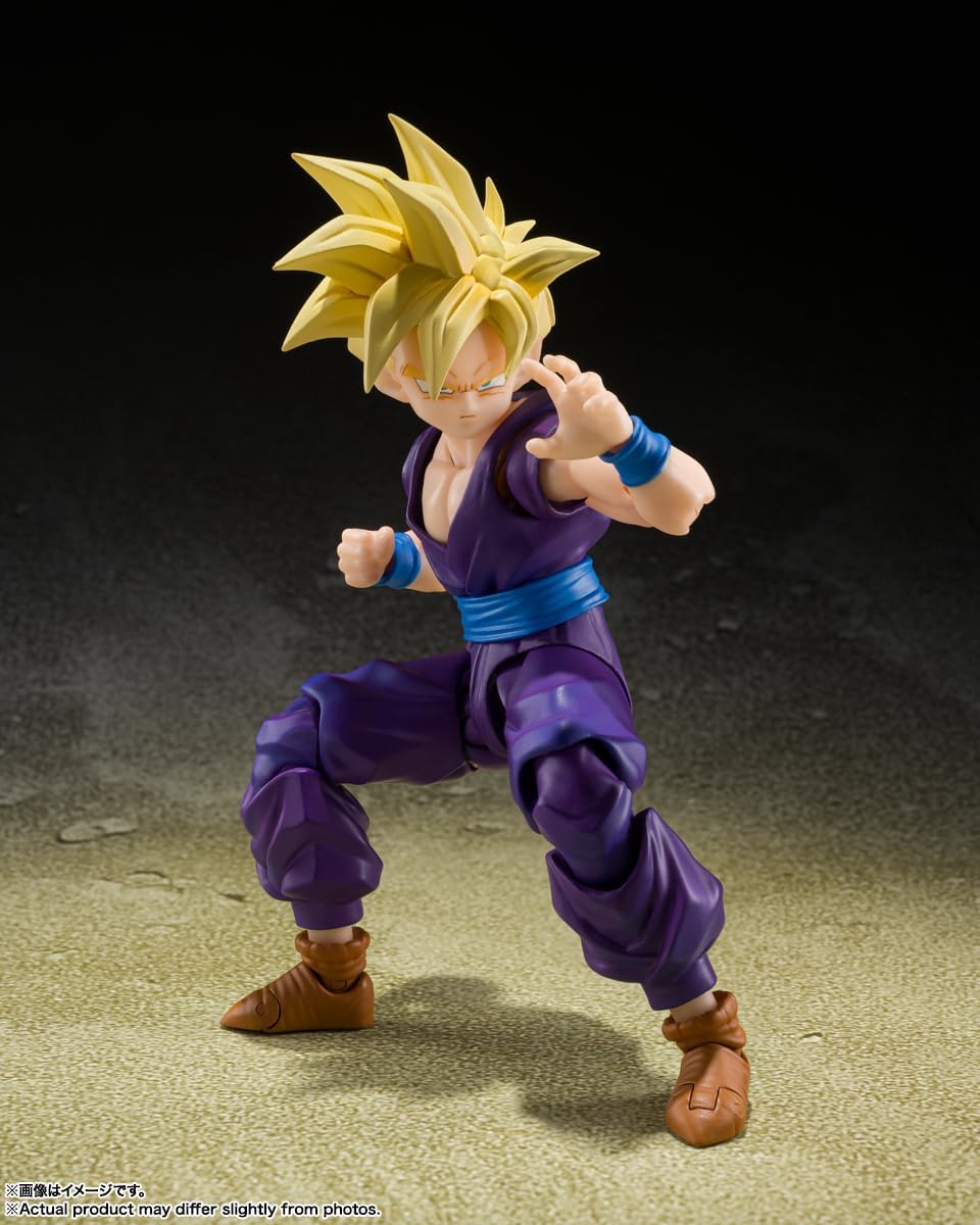 Craques Super Saiyan Gohan action figure in purple outfit with yellow hair pose on textured surface