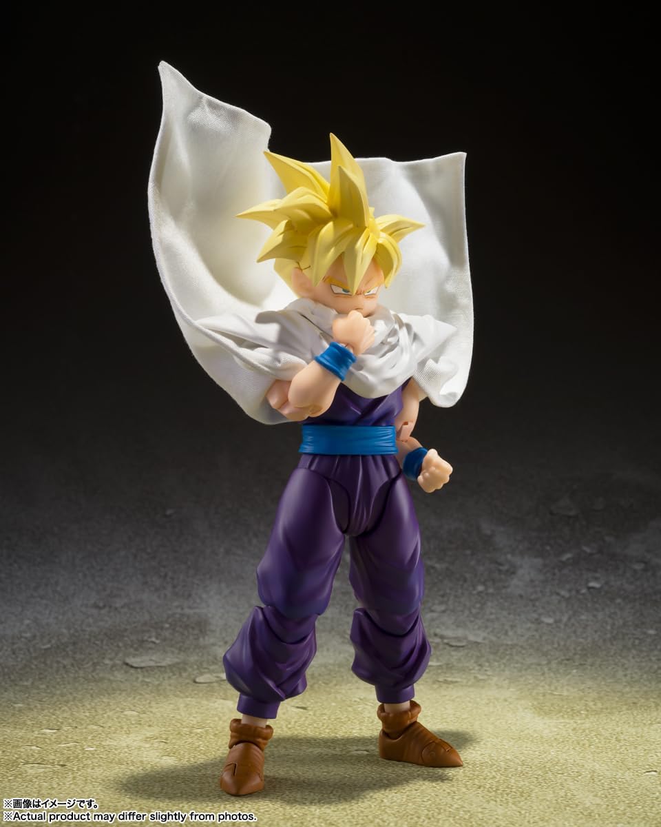 Super Saiyan Gohan action figure by craques with yellow hair and white flowing cape